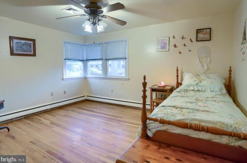 40 Center Dr, Camp Hill PA  17011-7608 exterior