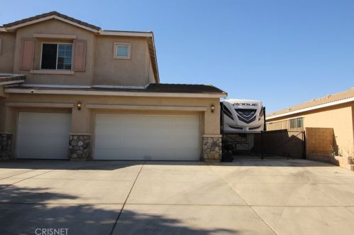 5823 Spice St, Lancaster CA  93536-2348 exterior