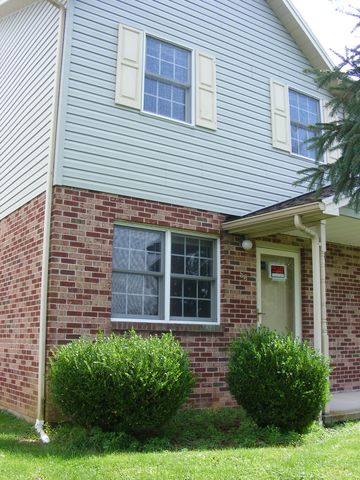 56 Greenfield Dr, Shraders, PA 17084-8604