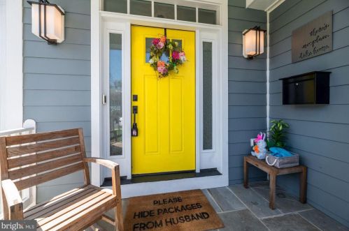 7413 Bethune St, Falls Church VA  22043-1350 exterior