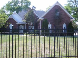 2214 Saint Andrews Dr, Murfreesboro TN  37128-5868 exterior