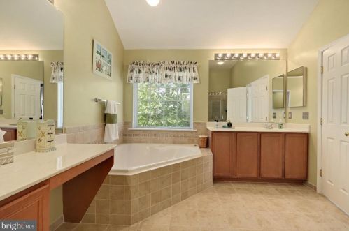 14149 Murphy Ter, Gainesville VA  20155-1725 exterior