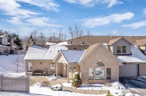 310 Village Green Dr, Canonsburg, PA 15317-5420