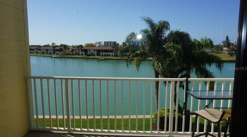453 Haven Point Dr, Saint Petersburg, FL 33706-1206