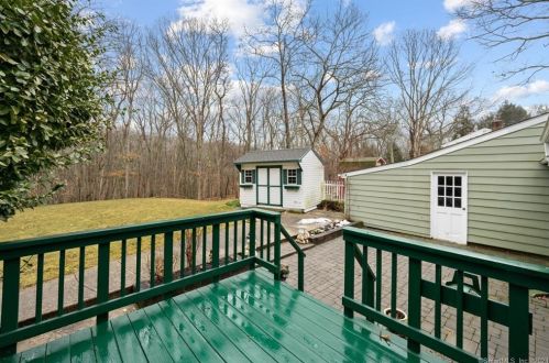 10 Lee Dr, Lyme CT  06371-2111 exterior