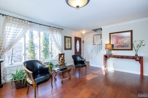 4 Wenonah Ave, Oakland, NJ 07436-3021