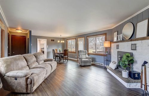 13821 Forest Dr, Waukesha, WI 53151-1719
