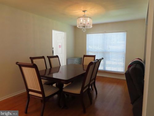 12325 Exbury St, Herndon, VA 20170-2518