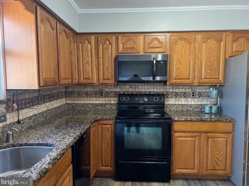 1 Constitution Blvd, Berlin Boro NJ  08009-1317 exterior