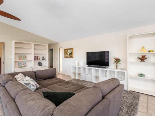 9416 Vista Aleta, Valley Center CA  92082-5533 exterior