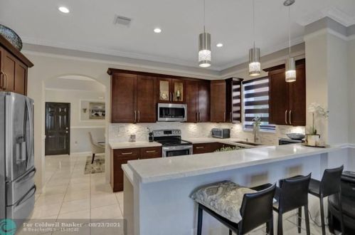 13451 21st St, Hollywood FL  33027-2671 exterior