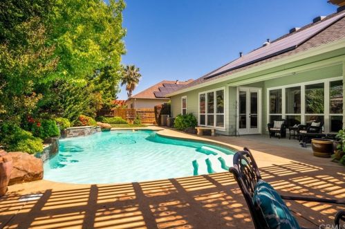 416 Southbury Ln, Chico CA  95973-8230 exterior