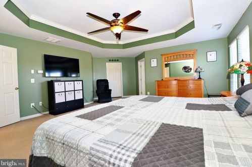 164 Pebble Beach Dr, Charles Town WV  25414-4074 exterior