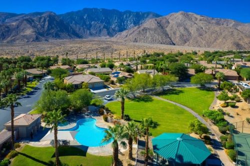 828 Mira Grande, Palm Springs CA  92262-1209 exterior