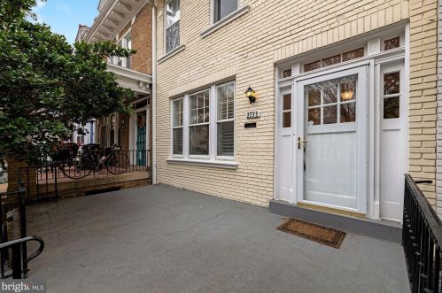 2733 Woodley Pl, Washington, DC 20008-1518
