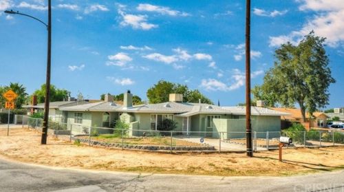 42705 32nd St, Lancaster, CA 93536-4035