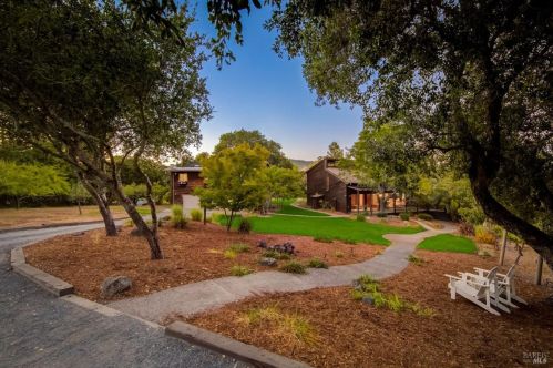 4854 Perracca Rd, Santa Rosa, CA 95404-9734