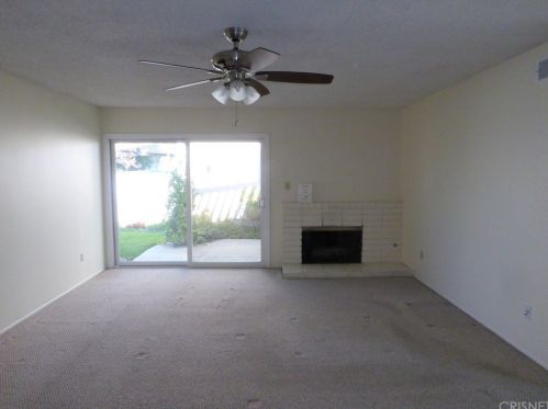 26434 Circle Knoll Ct, Santa Clarita, CA 91321-1321