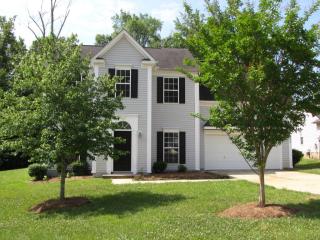 9832 Veronica Dr, Charlotte, NC 28215-7555