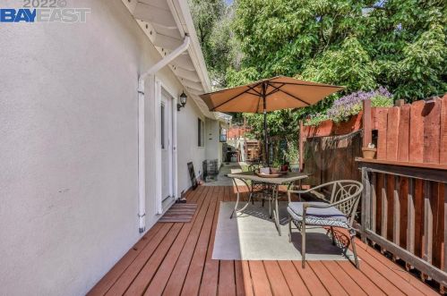 24494 Leona Dr, Hayward CA  94542-1010 exterior