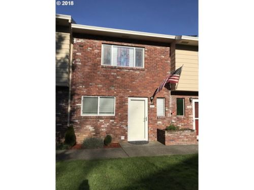 2070 Hogan Dr, Damascus OR  97030 exterior