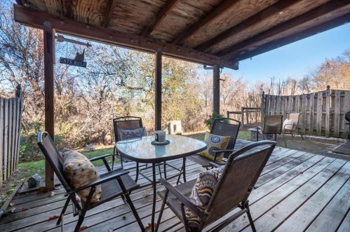 140 Vista Dr, Easton PA  18042-7202 exterior