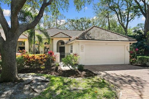 322 Carinosa Ct, Naples, FL 34110-7613