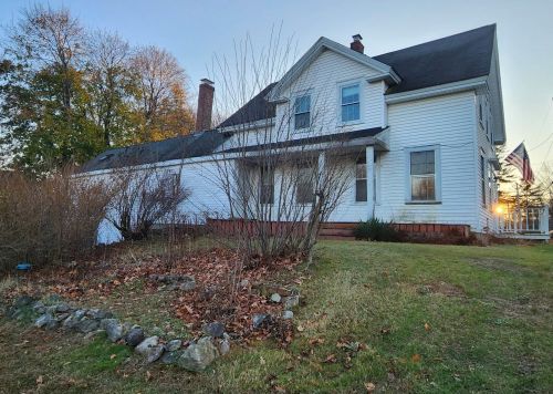 9 Hampstead Rd, Danville NH  03819-5100 exterior