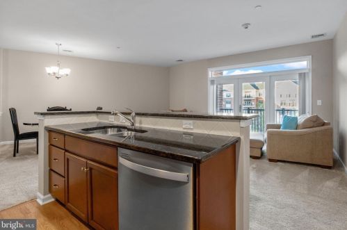 425 Carson Ter, Huntingdon Valley PA  19006-4720 exterior