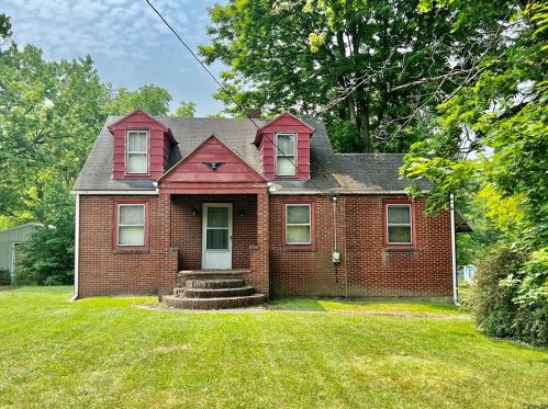 2822 Ellwood Rd, New Castle, PA 16101-6222