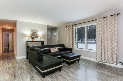 54 Woodbridge Rd, Glastonbury CT  06033-2925 exterior