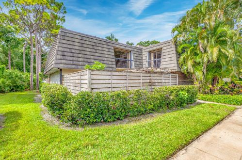 306 3rd Ter, West Palm Beach, FL 33418-3602