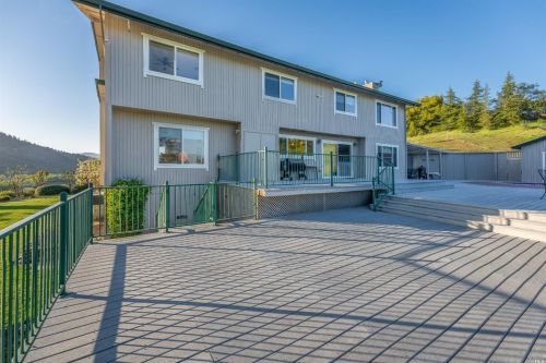 858 Sanel Dr, Ukiah CA  95482-9604 exterior