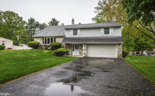 50 Longview Dr, Southampton, PA 18966-1637