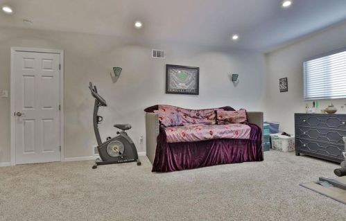 6832 Airoso Ave, San Diego CA  92120-5323 exterior