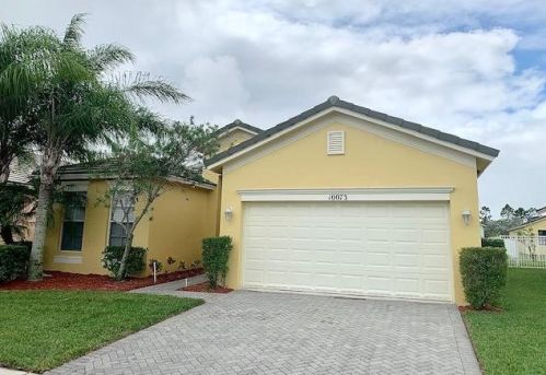 10073 Glenbrook Dr, Fort Pierce, FL 34987-2415