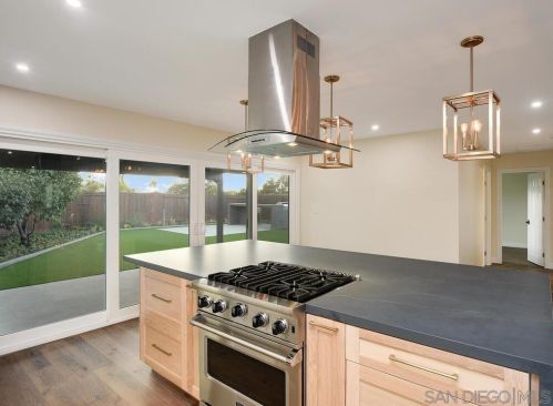 5961 Camber Dr, San Diego CA 92117-4142 exterior