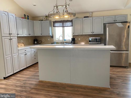 104 Broad Creek Rd, Laurel DE  19956-1124 exterior