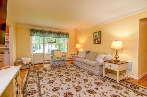 22 Little Harbor Rd, Mount Sinai NY  11766-1208 exterior