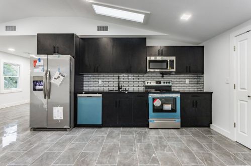 676 Mason St, Westbury NY  11590-4463 exterior