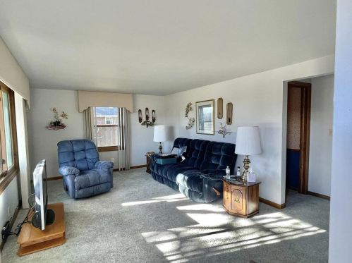 2374 Ridge Rd, Green Bay, WI 54304-5070