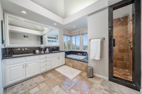 3622 Reina Ct, Calabasas CA exterior