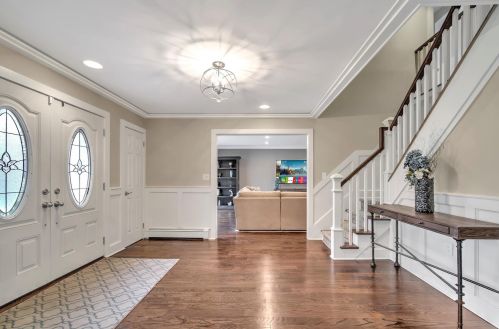 2 Oxford Ct, Morganville, NJ 07751-1626