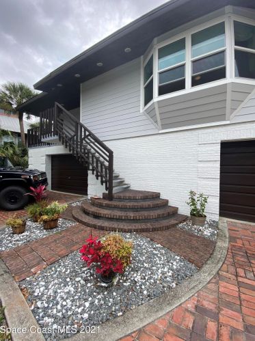 860 Banana River Dr, Merritt Island, FL 32952-5774