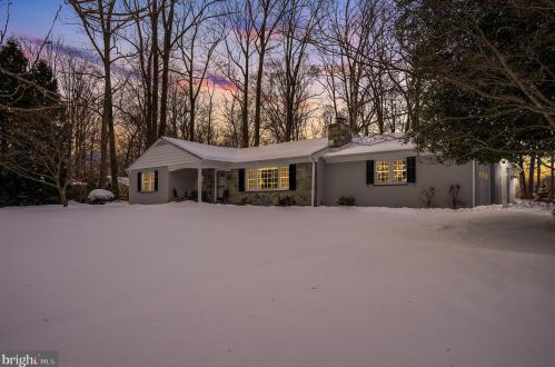 611 Whiteland Hunt Rd, Downingtown, PA 19335-3393