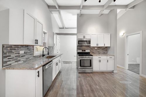 636 47th Pl, Gary IN  46409-2524 exterior