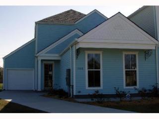 553 Oak Glen Dr, Gretna, LA 70056-3982