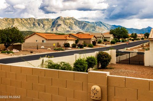 65871 Desert Moon Dr, Tucson, AZ 85739-1685