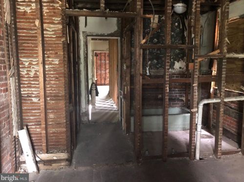 51 Sweets Ave, Trenton NJ  08618-3841 exterior