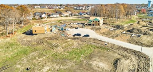 1473 Clover Preserve Ln, Chaska MN exterior